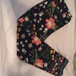Only Navy floral pixie pants